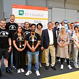 Personen am Stand der TU Clausthal auf der IdeenExpo